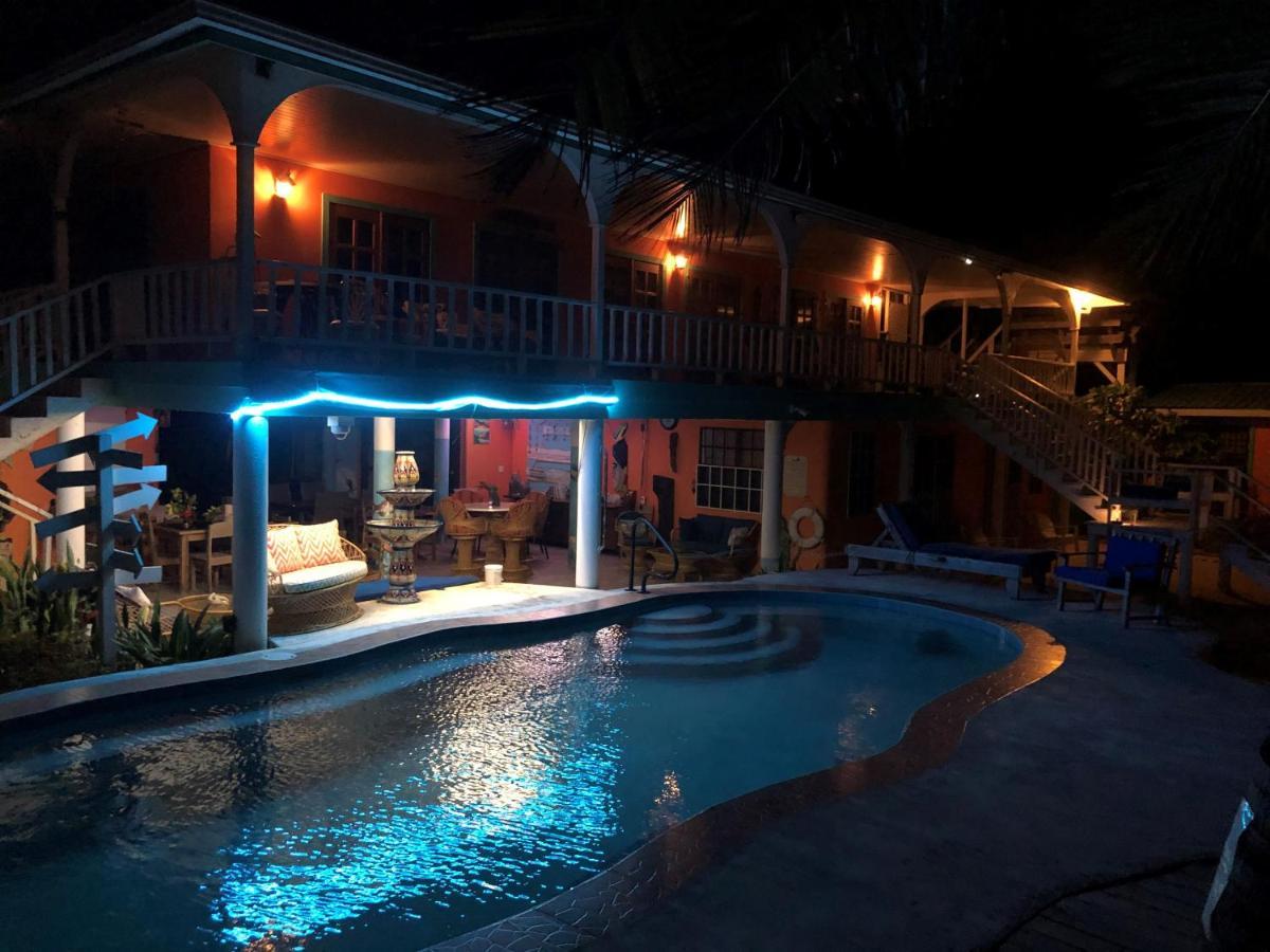 Coral Cove Inn Maya Beach Exterior foto