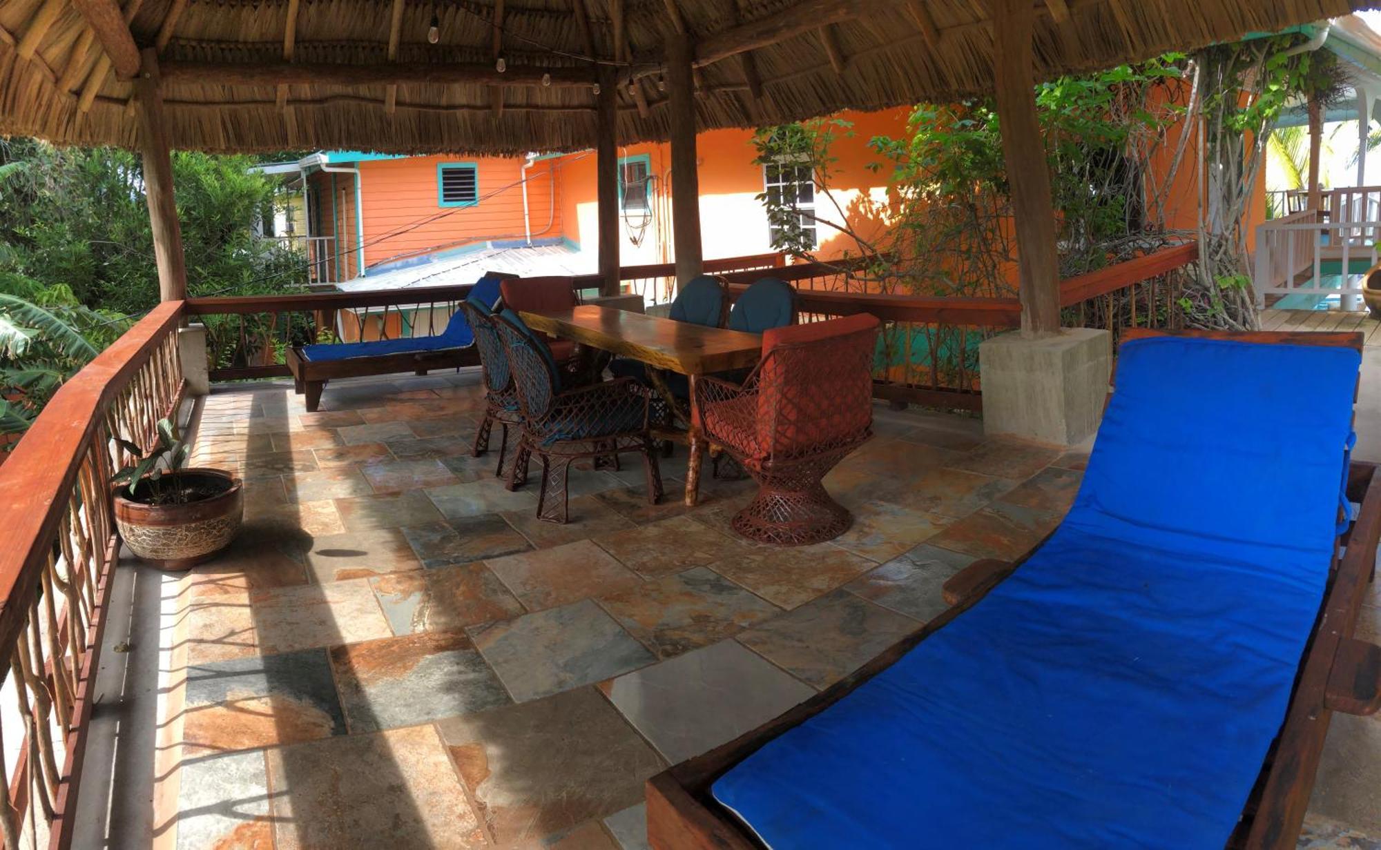 Coral Cove Inn Maya Beach Exterior foto